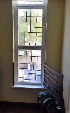 Bleiverglasung im Treppenhaus in vorhandenes Fenster Bleiverglasung im Treppenhaus in vorhandenes Fenster