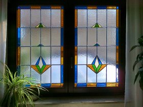 Bleiverglasung in Isolierglasscheibe im Holzfenster Bleiverglasung in Isolierglasscheibe im Holzfenster