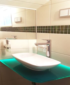 Glasbodenunterbau für Waschbecken Glasbodenunterbau für Waschbecken