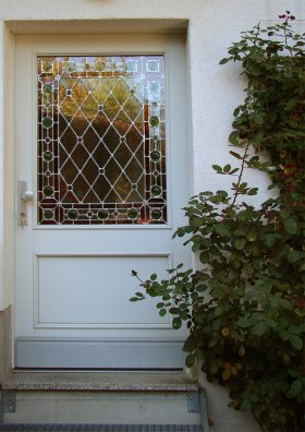 Eingangstüren mit Bleiverglasung in Isolierglasscheibe Eingangstüren mit Bleiverglasung in Isolierglasscheibe